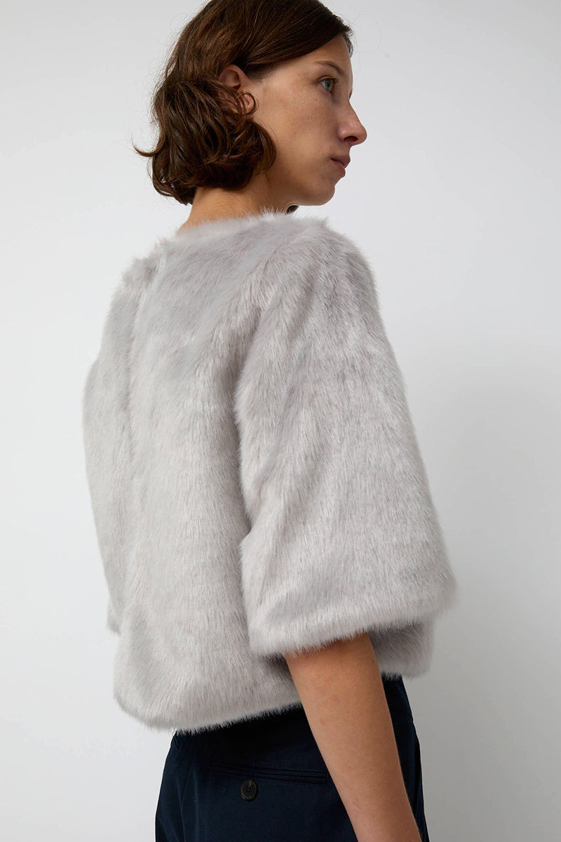 épingler Fur Crop Cape in Silver