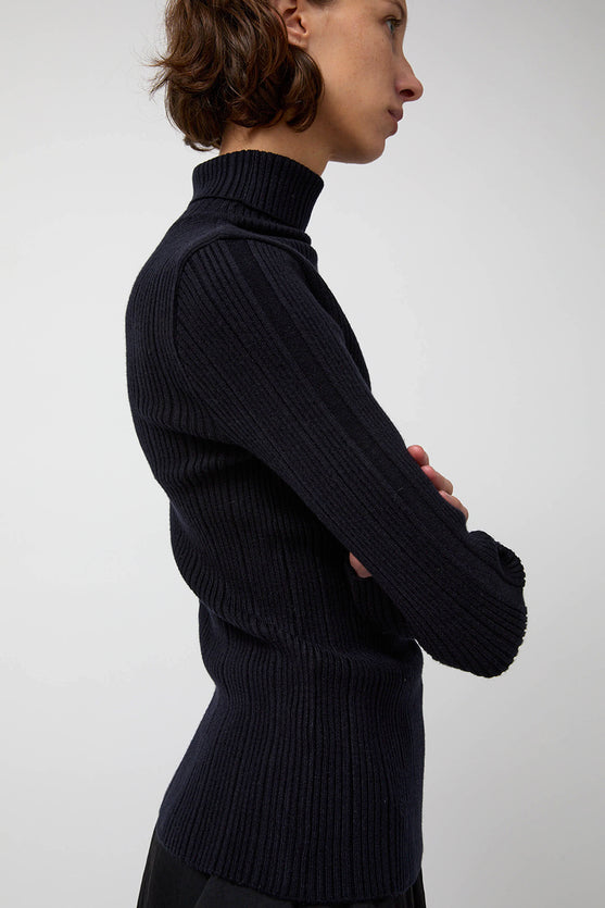 épingler Inner Pleats Pola Knit in Navy