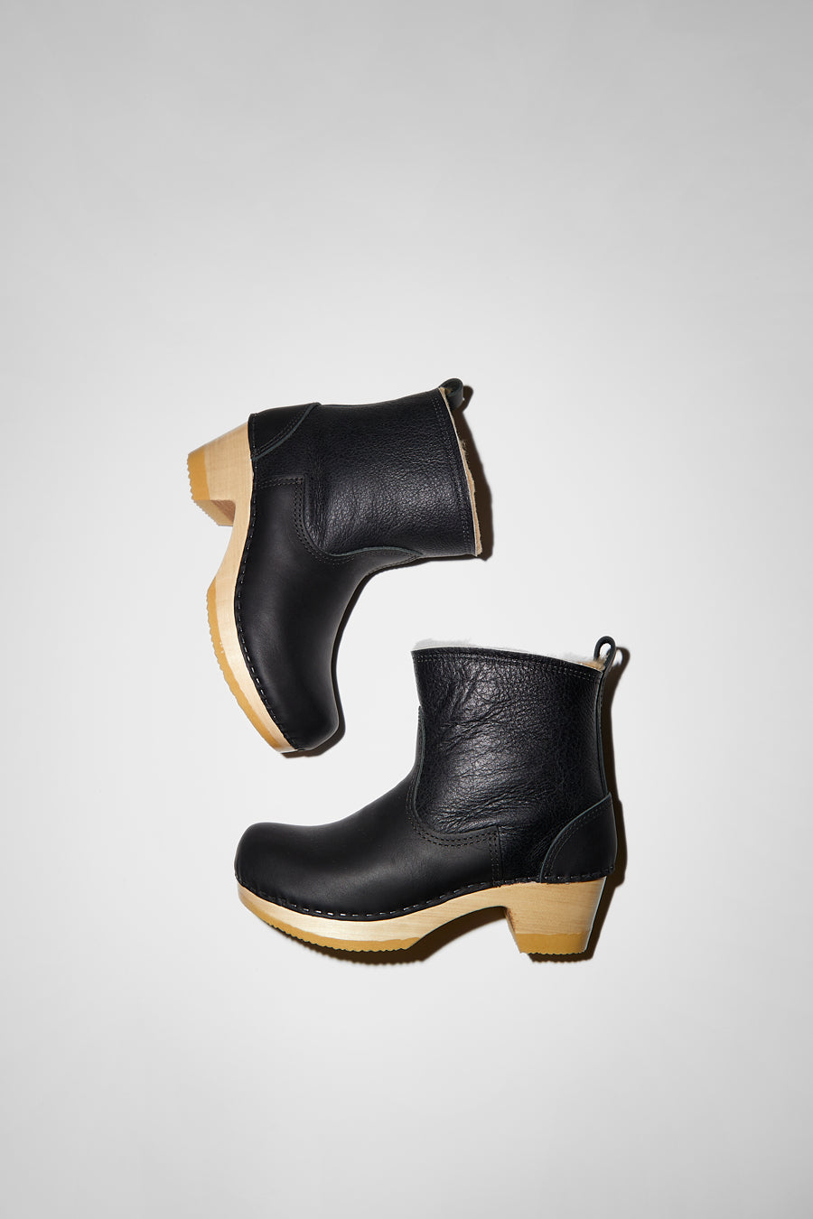 No.6 Store Clogs