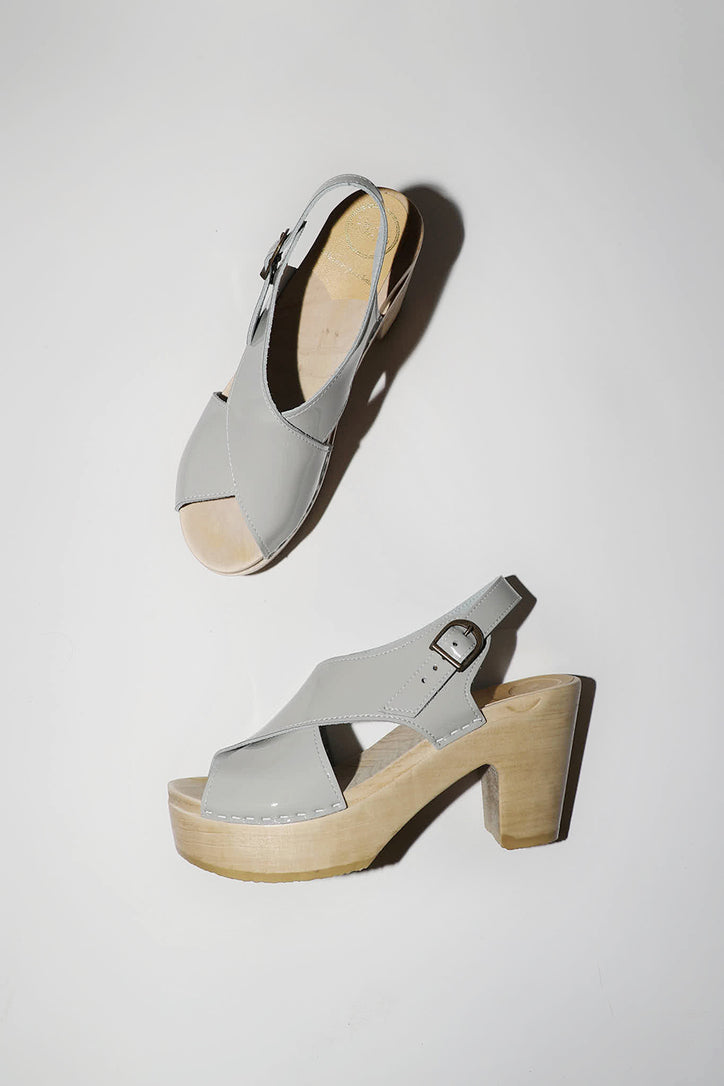 Image of No.6 Crossover Clog on Platform in Dove Patent