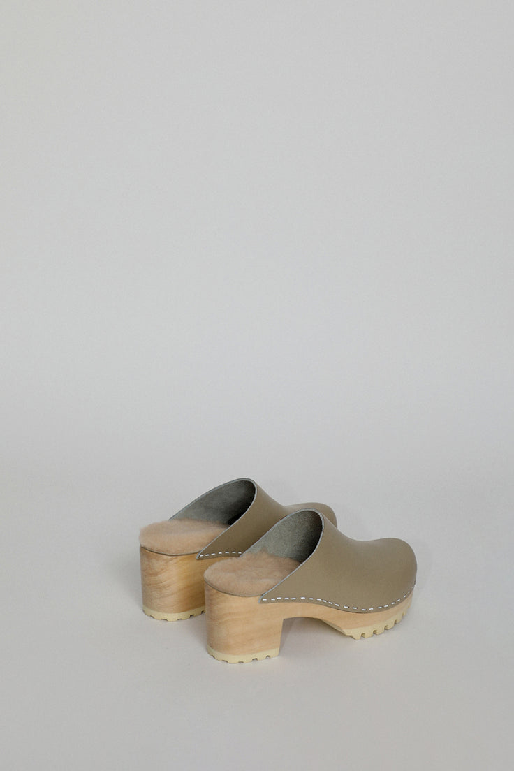 Image of No.6 Liza Clog on Mid Tread in Clay with Bone Shearling