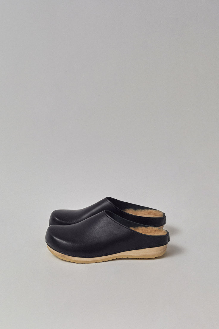 Image of No.6 Reid Clog with Shearling on Flat Base in Jet