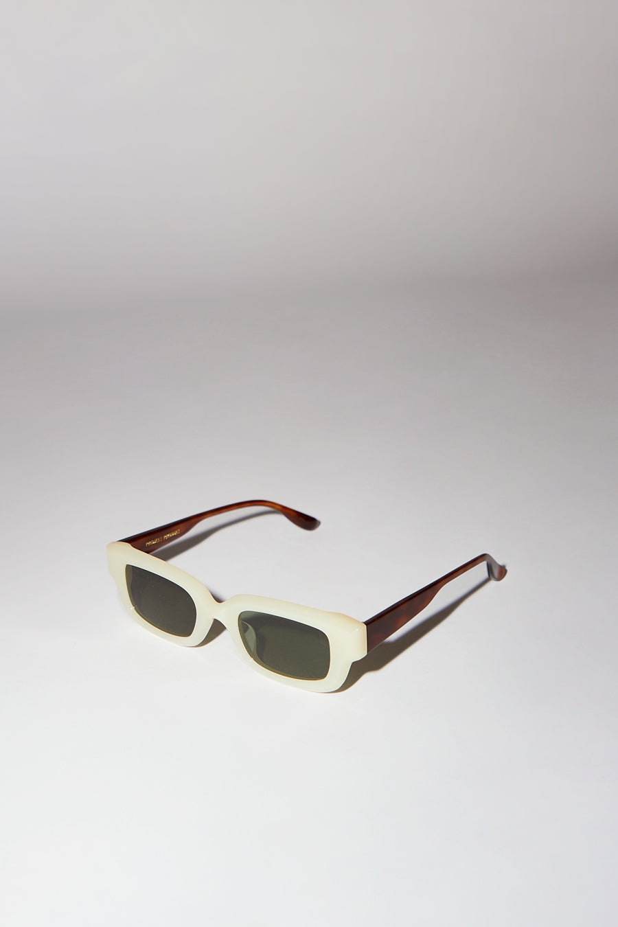 Projekt Produkt AUCC2 Sunglasses in Beige